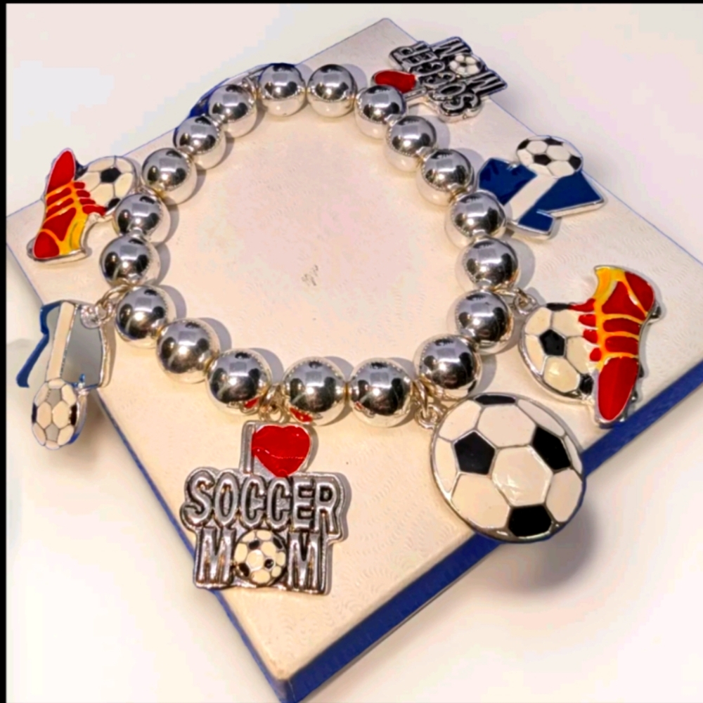 ⚽🧓Soccer Mom Stretch Silvertone Sterling Beads Charm Bracelet W/Soccer Charms